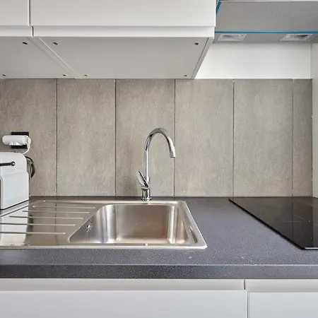 Beautiful Equipped In Downtown 4p 1br With Patio *